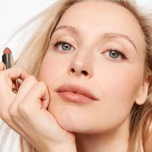 Clinque Even Better Pop Lip Colour Foundation in Delicate (Medium Warm Pink)